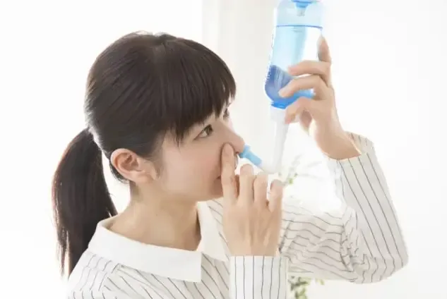 목에-가래-빼는-법-생리-식염수