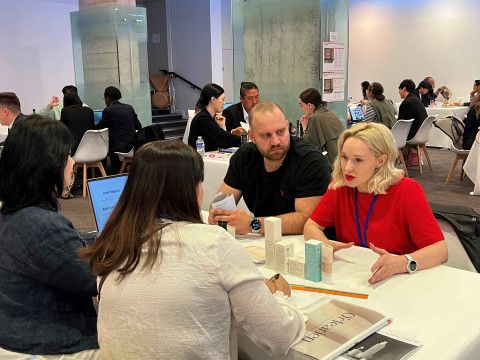 KOTRA와 롯데는 4월 30일부터 5월 13일까지 프랑스 파리에서 ‘대한민국 브랜드 엑스포 in 유럽’을 개최했다. B2B 상담회 현장 전경