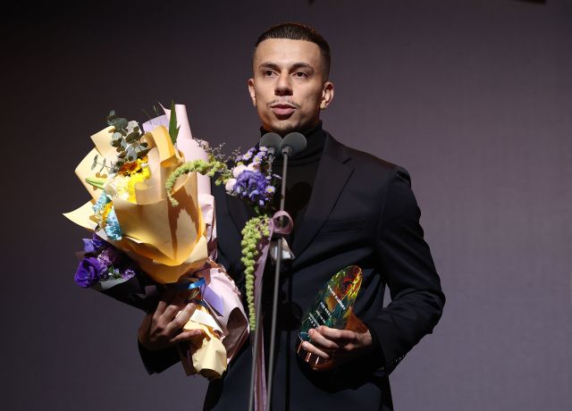 29일 오후 서울 서대문구 스위스그랜드호텔에서 열린 K리그 2024 시상식에서 K리그2 최우수 선수상(MVP)을 차지한 FC안양 마테우스가 수상 소감을 전하고 있다. 연합뉴스