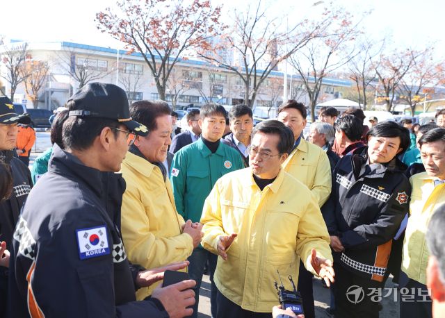 김동연 경기도지사, 폭설 피해현장인 안양농수산물도매시장 방문 [포토뉴스]