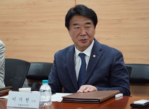 더불어민주당 이기헌 의원. 이기헌 의원 페이스북