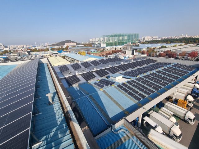 시흥스마트허브 소재 자동차부품 제조업체인 ㈜에스엘미러텍이 한국환경공단이 주관하는 스마트 생태공장 사업을 성공적으로 진행했다. ㈜에스엘미러택 제공