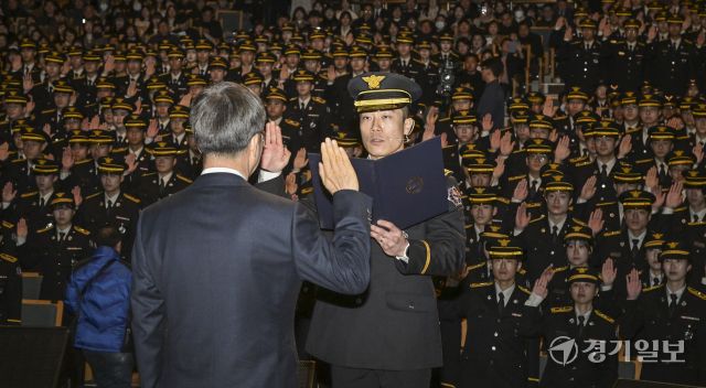 경기도와 도민을 안전하고 든든하게 지킬 신임 소방공무원 임용식 [포토뉴스]