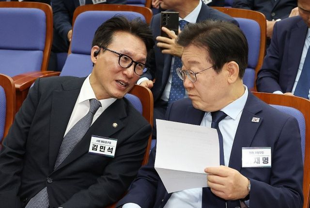 더불어민주당 이재명 대표와 김민석 수석 최고위원(오른쪽). 연합뉴스