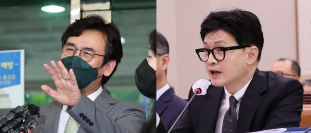 (왼쪽부터) 유시민 전 노무현 재단 이사장, 한동훈 전 국민의힘 대표. 연합뉴스