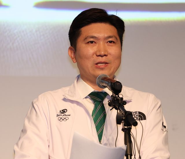 유승민 전 대한탁구협회장이 대한체육회장 선거 출마 선언을 하고있다.연합뉴스