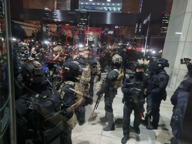 계엄군이 머물던 국회 당시 모습. 독자 제공