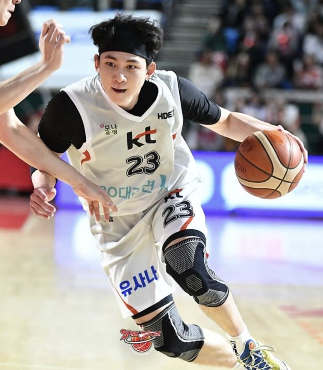 6일 고양소노아레나서 열린 ‘2024-2025 KCC 프로농구’ 2라운드 고양 소노전에서 수원 KT 소닉붐의 박준영이 드리블하고 있다.KT 소닉붐 제공