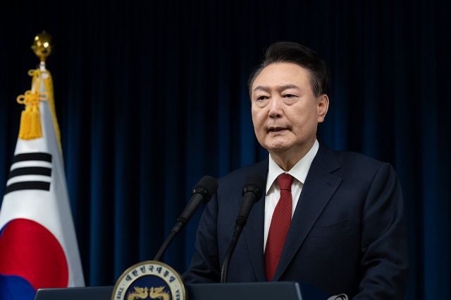 윤석열 대통령이 7일 서울 용산 대통령실 청사에서 대국민 담화를 하고 있다. 이날 국회에서는 윤석열 대통령의 탄핵소추안 표결이 예정돼 있다. 연합뉴스