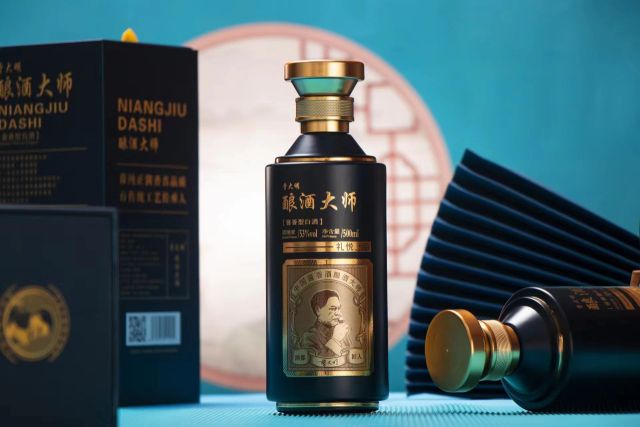 제이앤피인터내셔널트레이딩은 중국 량주대사 제조사인 부전자주업유한공사와 ‘량주대사’의 국내 독점 판매 계약을 했다. 제이앤피 제공