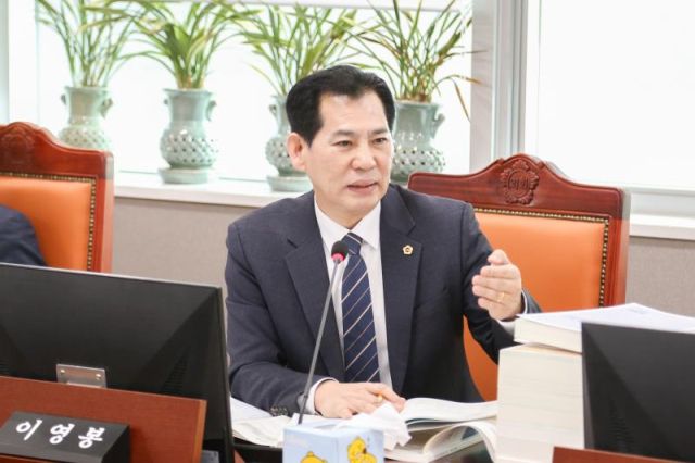 이영봉 경기도의회 안전행정위원회 위원. 경기도의회 제공.