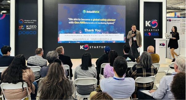 최은수 인텔리빅스 대표가 CES2025에서 투자자들을 대상으로 회사를 소개하고 있다.인텔리빅스 제공