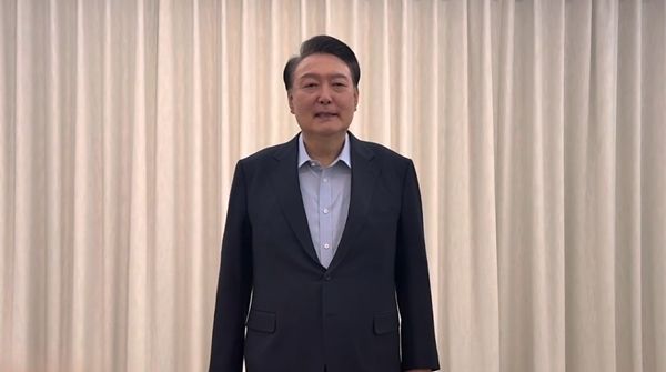윤석열 대통령이 체포 직전 대국민 메시지를 남겼다. 사진은 메시지 영상 갈무리. 대통령실 제공