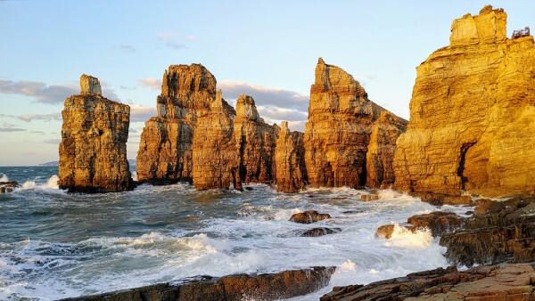 백령도 두무진에 비친 노을. 백령·대청 지질공원 제공