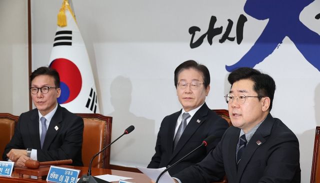 더불어민주당 박찬대 원내대표가 20일 오전 서울 여의도 국회에서 열린 최고위원회의에 참석해 발언하고 있다. 연합뉴스