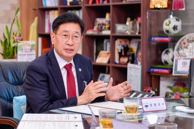 전진선 양평군수가 언론인터뷰를 하고 있다. 양평군 제공