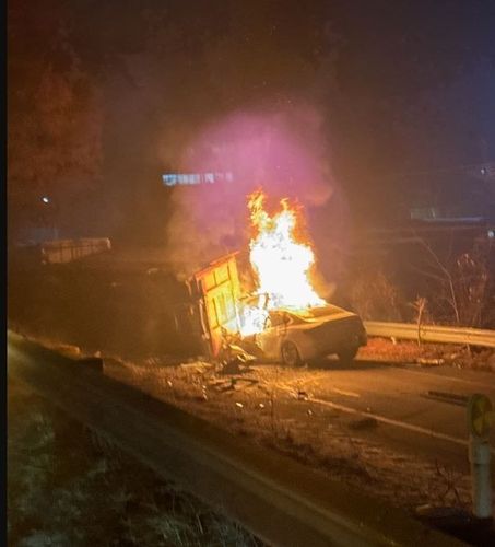 화성 매송면 39번 국도 승용차 화재 현장. 경기도 소방재난본부 제공