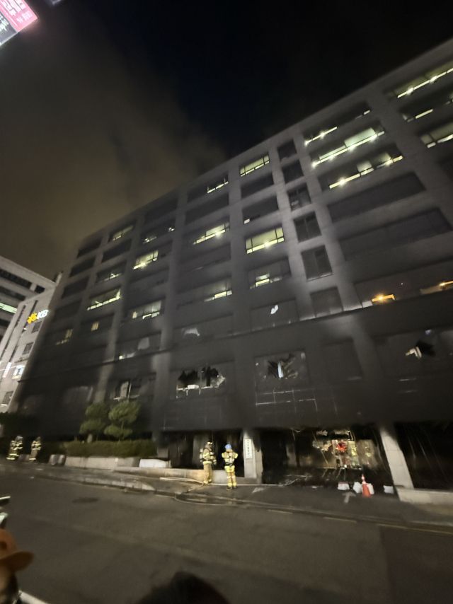 분당 복합상가건물 BYC 빌딩 화재 [포토뉴스]