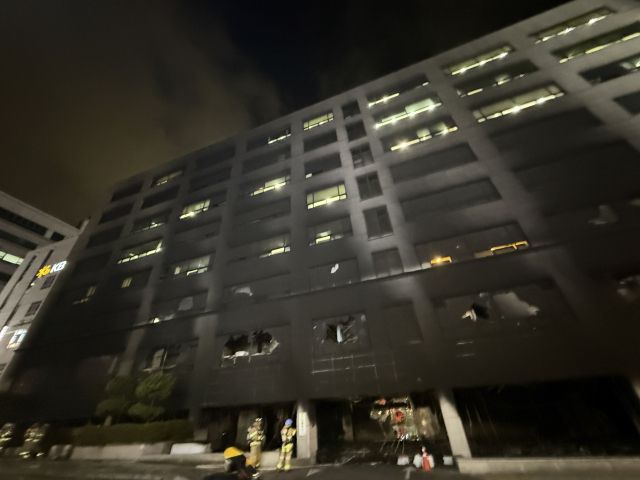 분당 복합상가건물 BYC 빌딩 화재 [포토뉴스]