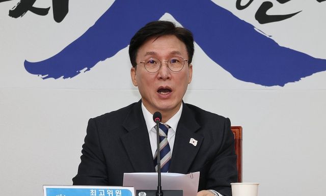 더불어민주당 김민석 최고위원이 30일 국회에서 열린 설 민심 기자간담회에서 발언하고 있다. 연합뉴스