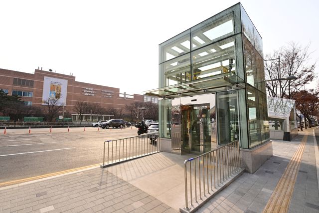 동춘역 5번 출구 엘리베이터. 연수구 제공