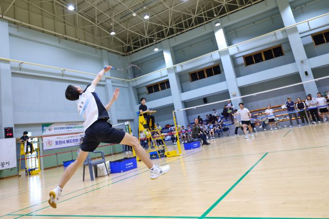 ‘2025 경기북부장애인체육대회’ 배드민턴 경기가 열리고 있다. 경기도장애인체육회 제공