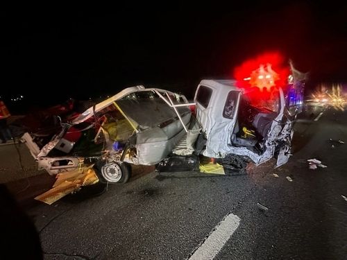 평택 서해안고속도로에서 트럭이 가드레일 충돌사고 현장. 경기도소방재난본부 제공