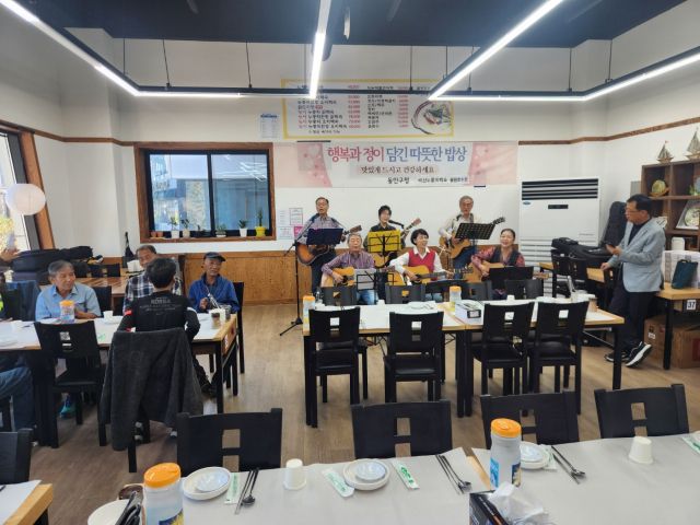 안양 부흥동 익명의 기부자는 취약계층 어르신들에게 나눔행사를 열었다. 안양시 제공