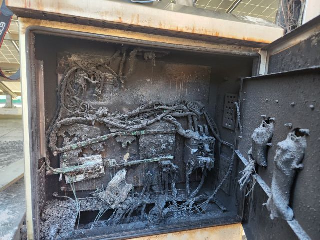 인천 남동구 서창동 만월중학교에서 불이 났다. 인천소방본부제공