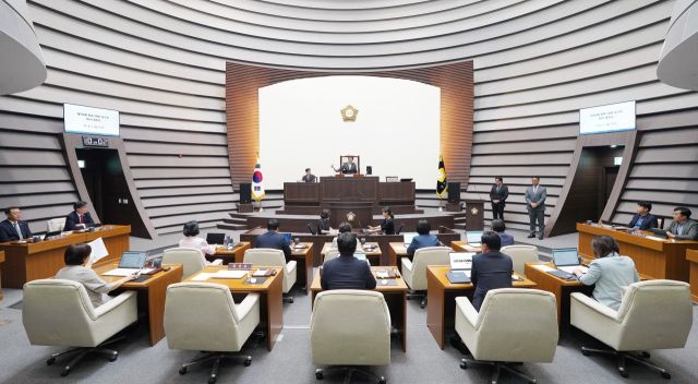광주시의회가 오는 21일 제320회 임시회를 개회한다. 사진은 광주시의희 회의 모습. 광주시의회 제공