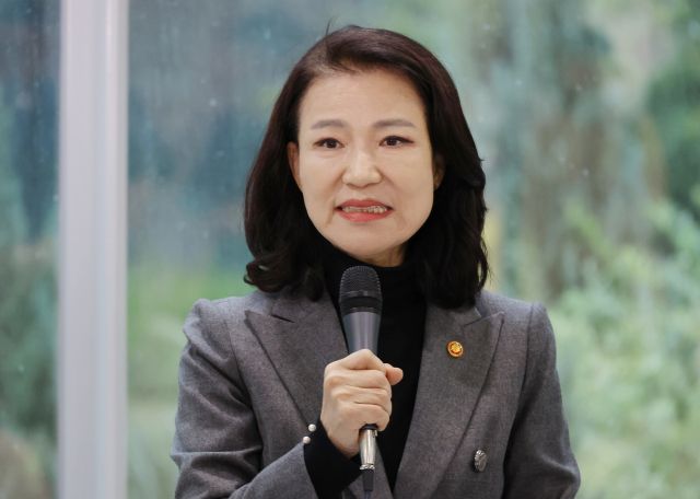 이진숙 방송통신위원회 위원장이 28일 국회에서 전날 국회에서 통과된 방송미디어통신위원회법과 관련한 입장을 표명하고 있다. 연합뉴스