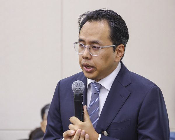 우아한 형제들 김범석 대표가 14일 국회 정무위원회에서 열린 2025년도 공정거래위원회 국정감사에 증인으로 출석해 의원 질의에 답하고 있다. 연합뉴스