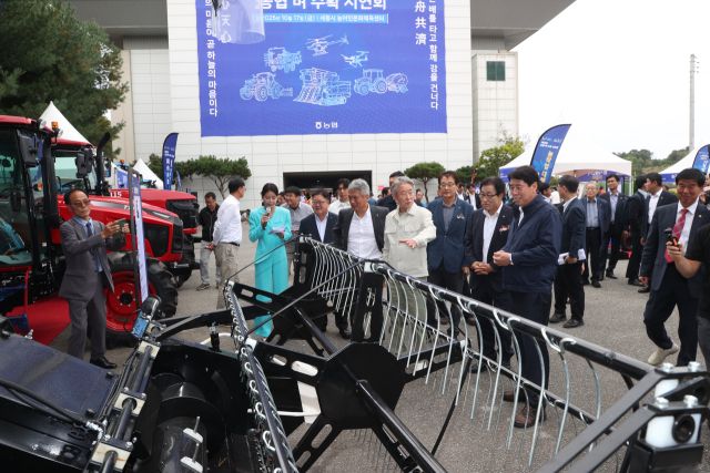 ▲ 2025 '농협 벼 수확 시연회' 모습. 농협중앙회 제공