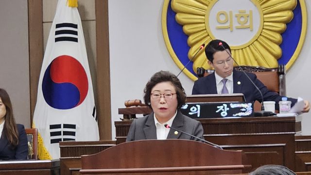 조진숙 포천시의원이 21일 열린 제188회 포천시의회 임시회 제1차 본회의에서 ‘세계드론제전 운영 개선’을 주제로 5분 자유발언을 하고 있다. 손지영기자