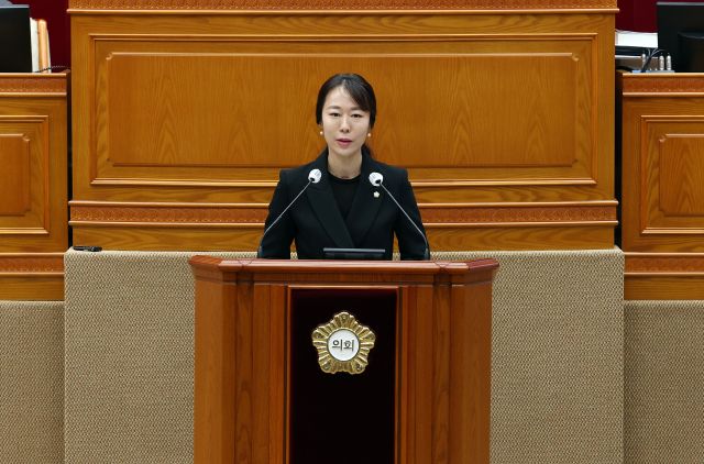 조지영 의원(더불어민주당)이 21일 제306회 안양시의회 임시회에서 5분 발언을 하고 있다. 안양시의회 제공