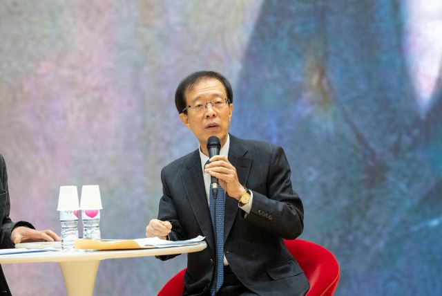 특강을 하고 있는 이석연 국민통합위원장. 경기대 제공