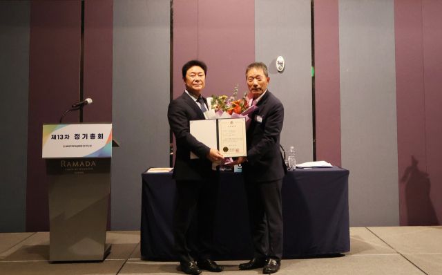 대한주택건설협회 경기도회가 23일 오전 11시께 라마다프라자 수원호텔에서 ‘제13차 정기총회’를 연 가운데 현직 지재기 회장이 재임에 성공하면서 제13대 주건협 경기도회장으로 선출됐다. 주건협 경기도회 제공