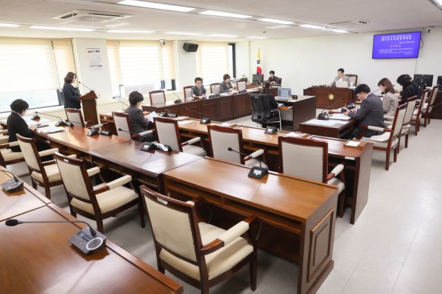 지난 23일 오전 인천 부평구의회에서 제272회 구의회(임시회) 제6차 도시환경위원회가 열리고 있다. 부평구의회 제공