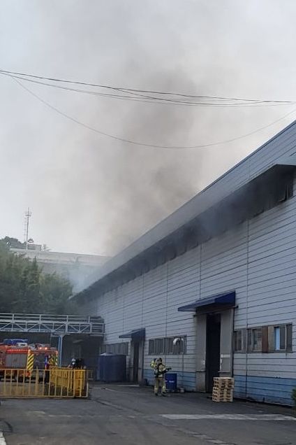 화성시 봉담읍 소재 제조공장 화재 현장 모습. 경기도소방재난본부 제공