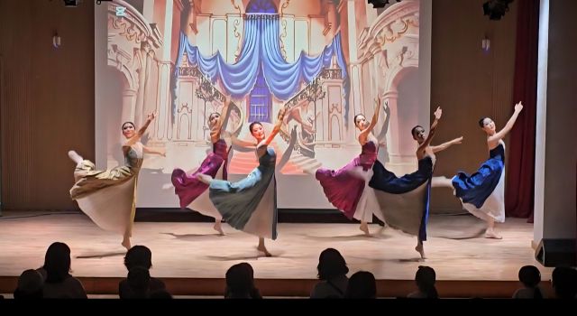 하남지역 예술단체 아트필드기 경기도 문화의 날을 맞아 하남시 미사,위례도서관에서 시민들을 위한 공간융합예술공연을 선사했다. 아트필드 제공