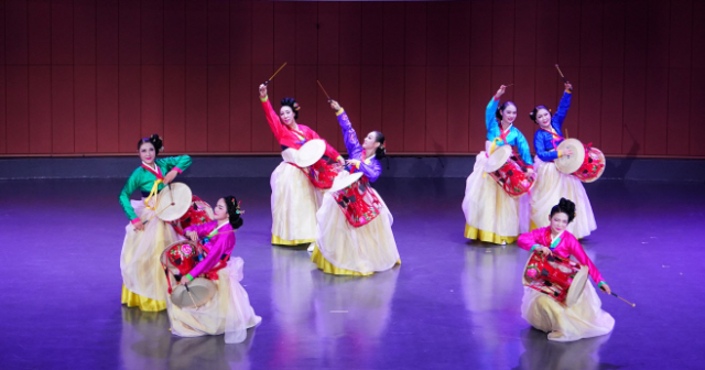 인천 남동구문화예술회 무용분과가 지난해 ‘제22회 정기공연’을 하고 있다. 인천 남동구문화예술회 무용분과 제공