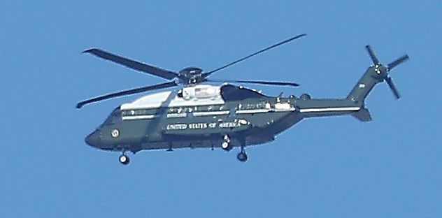 트럼프 미국 대통령이 2025 경주 아시아태평양경제협력체(APEC) 방문을 위해 방한하는 날인 29일 경북 경주시 상공에 미국 대통령 전용 헬기인 '마린원'이 비행하고 있다. 연합뉴스