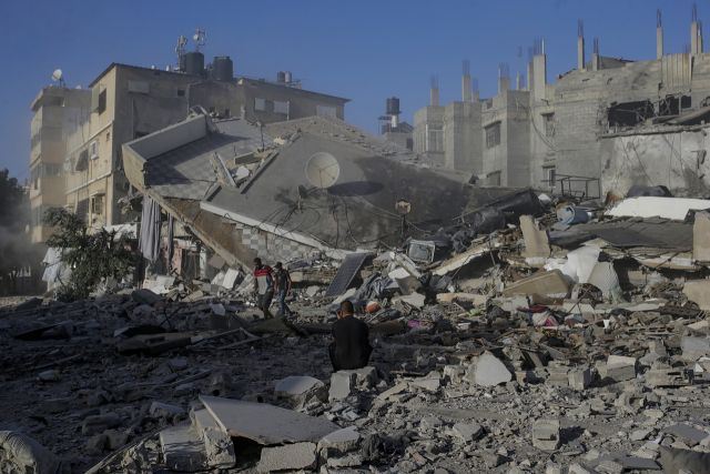 이스라엘 군사 작전 중 공습을 당한 가자지구의 알하라진 건물 잔해. EPA=연합뉴스