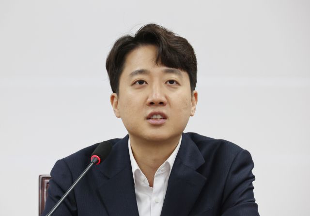 이준석 개혁신당 대표가 지난 3일 서울 여의도 국회에서 열린 최고위원회의에서 발언하고 있다. 연합뉴스