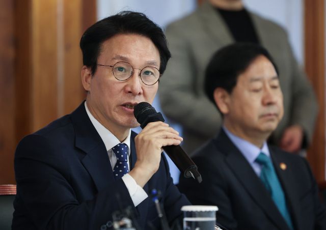 김민석 국무총리가 지난 9일 서울 종로구 총리공관에서 열린 고위당정협의회에서 발언하고 있다. 연합뉴스