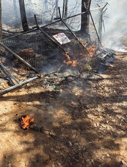 10일 오후 1시10분께 수원 장안구 파장정수장 인근 야산에서 화재가 발생했다. 경기도소방재난본부 제공