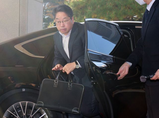12일 노만석 검찰총장 직무대행이 서울 서초구 대검찰청으로 출근하고 있다. 연합뉴스