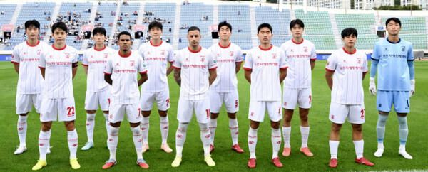 부천FC가 K리그2 3위를 확정 지은 가운데 K리그1 승격을 이뤄내겠다는 각오다. 부천 제공