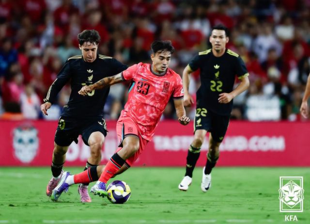 한국 축구대표팀은 황인범, 백승호 등이 부상으로 이탈한 가운데 14일 볼리비아전서 중원 조합 실험에 나선다. 대한축구협회 제공