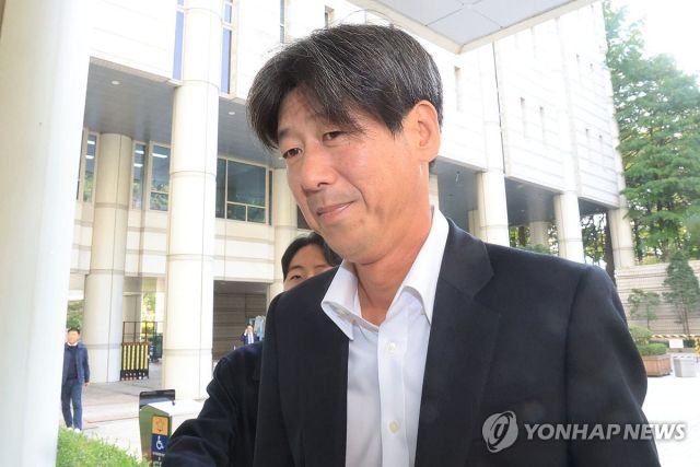 대장동 개발 비리 의혹으로 기소된 남욱 변호사가 지난달 31일 서울 서초구 중앙지법에서 열린 1심 선고공판에 출석하고 있다. 연합뉴스 제공